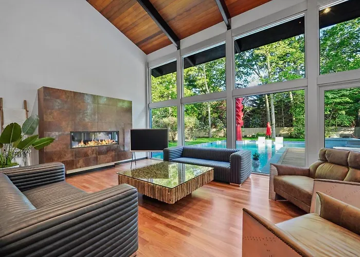 Chic Modern Retreat In The Heart Of Eh! Pool Open!